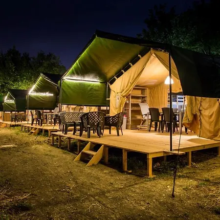 Tente de luxe Safari Tent At Kemp Stribrny Rybnik Hradec Králové
