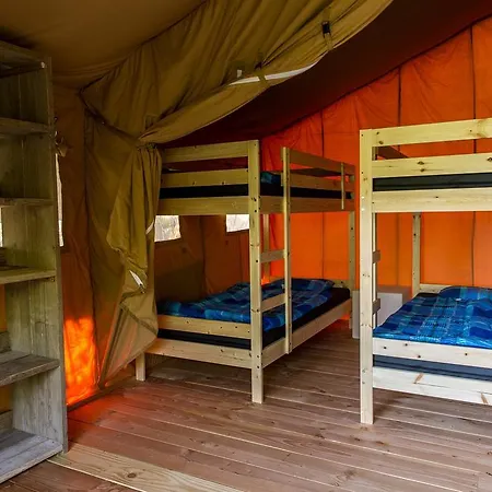 Safari Tent At Kemp Stribrny Rybnik Tente de luxe Hradec Králové