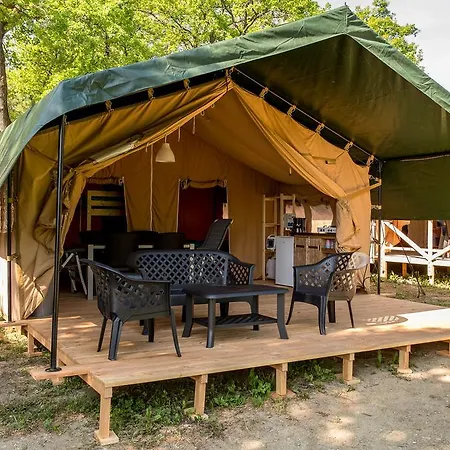 Safari Tent At Kemp Stribrny Rybnik Tente de luxe